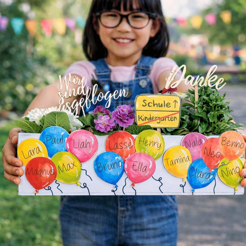 Kindergarten graduation - Personalized flower box with child's name – Kindergarten farewell gift for teacher/nanny/school care provider image 2