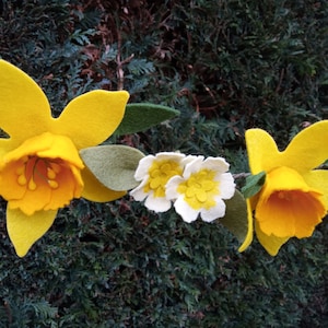 Daffodil garland, felt flower garland, home decor, st david's day,daffodils, wedding decor, handmade garland, floral garland image 6