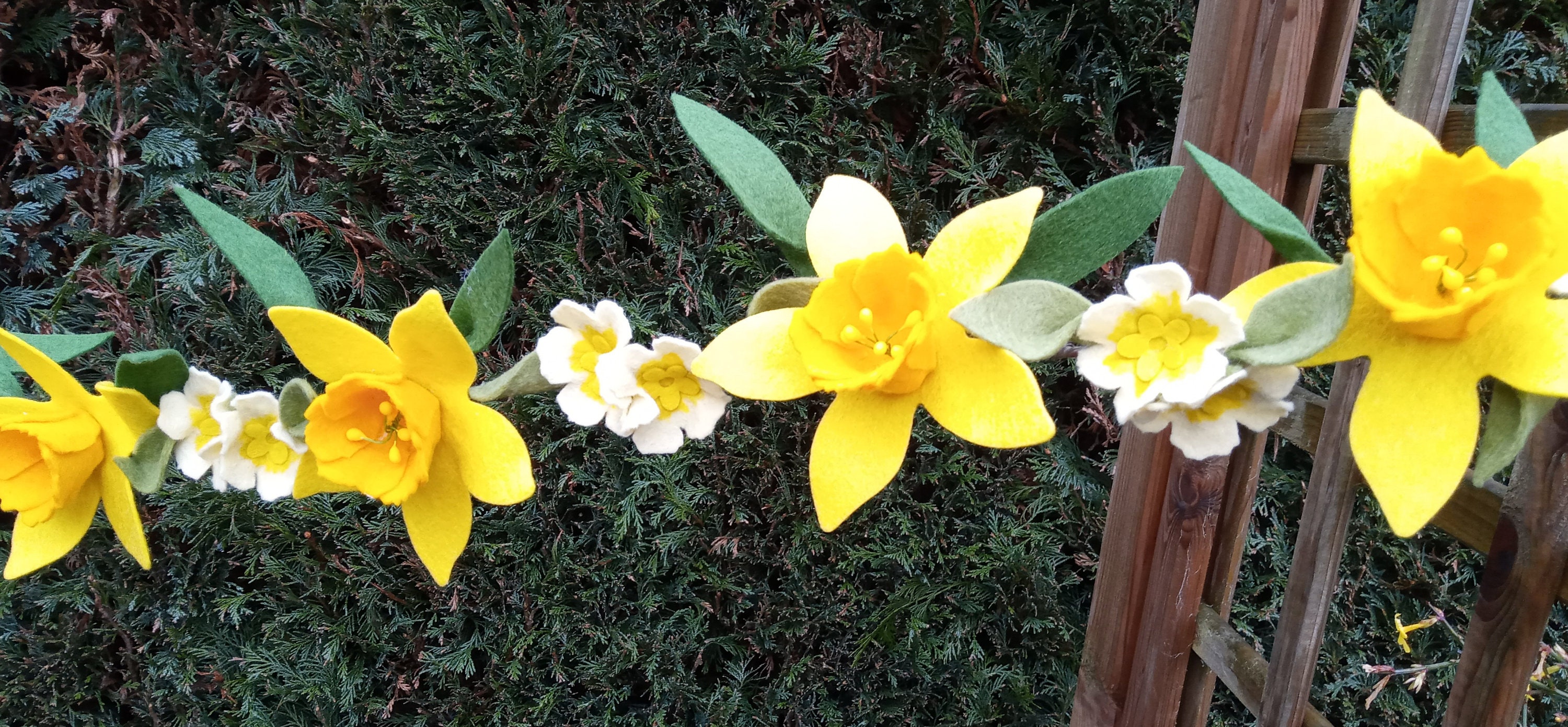Daffodil garland felt flower garland home decor st Etsy 日本
