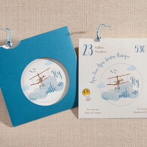 Faire-part de baptême PHYSIQUE avion Fly With Me Circle dans enveloppe Invitation invités de la fête Papeterie de baptême unique Carte d'invitation bébé garçon