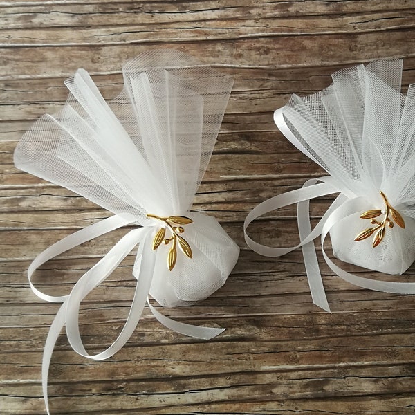 Olive favors Wedding bomboniere White wedding Greek favors with koufeta Wedding guests gifts Tulle pouch greek wedding Unique grecian style