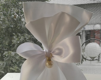 White pearl favors Satin pouch Unique guests wedding souvenirs Baptism greek bomboniere Christening souvenirs Giveaway ideas Elegant event