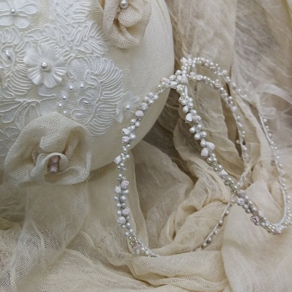 Stefana-Kronen, Hochzeits-Tiara, griechische Stephana, orthodoxe Hochzeit, handgefertigte weiße Braut-Haar-Accessoires, Perlen, hergestellt in Griechenland, kirchliche Zeremonie