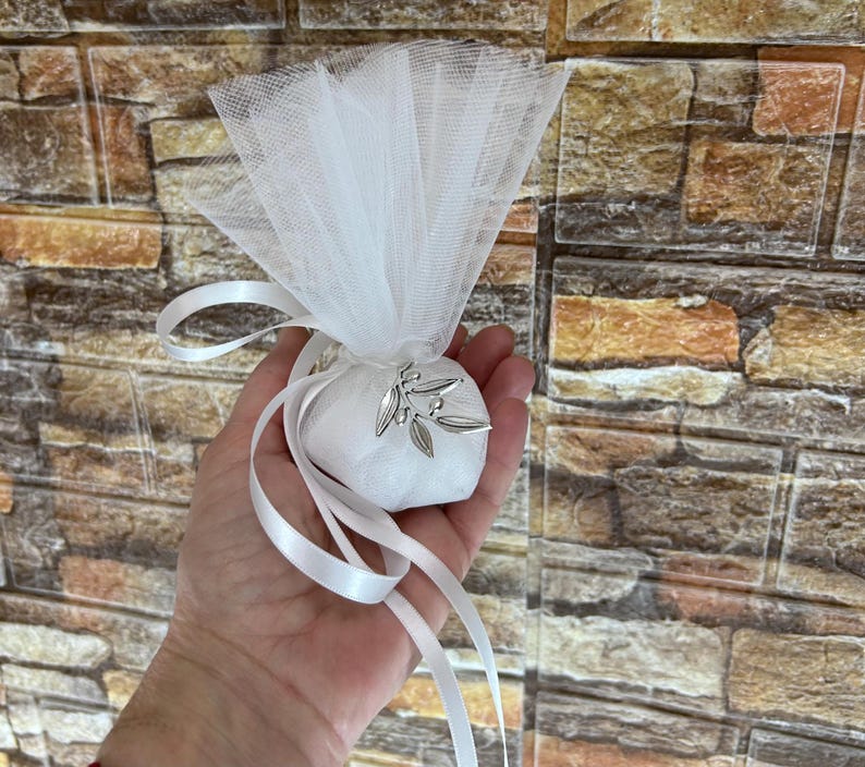 Olive favors Wedding bomboniere White wedding Greek favors with koufeta Wedding guests gifts Tulle pouch greek wedding Unique grecian style image 3