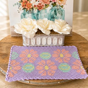 Modello all'uncinetto per sottobicchiere, sottotazza e mini tovaglietta con motivo floreale per primavera, Pasqua e Pesach (PDF da scaricare)