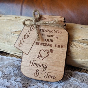 Tarro de albañil de madera gracias tarjeta, imán rústico gracias tarjetas, tarjetas de agradecimiento talladas únicas gracias tarjetas grabadas corte láser gracias