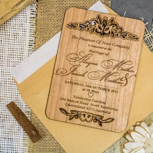 cartes de mariage personnalisées, cartes en bois, faire-part de mariage rustique, mariage d'hiver, carte de mariage dans une grange, invitation découpée au laser rustique, carte unique
