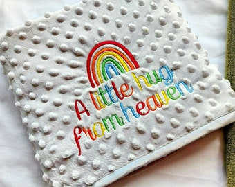 Rainbow Loss LITTLE HUG From HEAVEN Personalizowany haftowany kocyk dla dziecka
