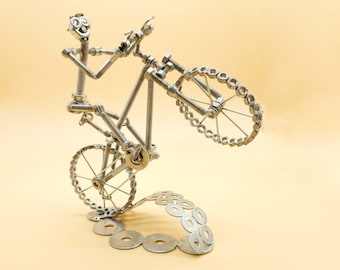 art, recycling,Metal sculpture bike, bike sculpture,  modlle mountain bike, bike, cyclistmountain bikes,bicycle  cross, sculpt  scrap metals