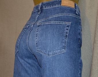 Tommy Hilfiger Women's Mid Rise Crop Jeans Size 8 Inseam 24.5" Capri Vintage