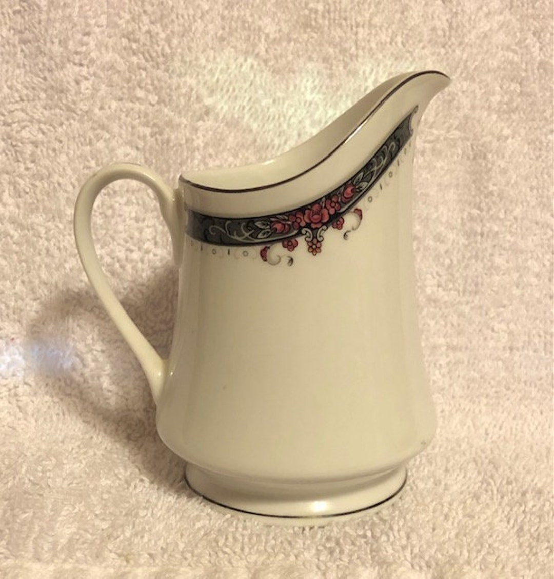 Vintage Crescent Fine China by Ranmaru 