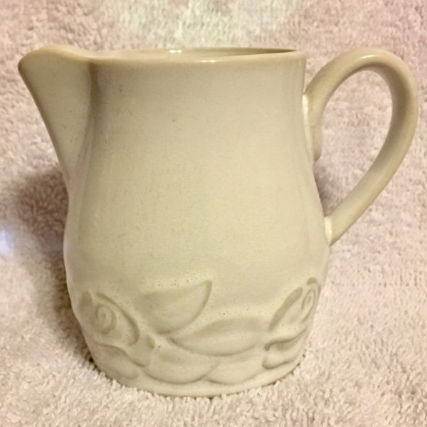 Christian Dior Ceramique FRENCH COUNTRY ROSE Pattern Creamer Off-White