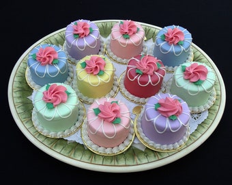 FAKE Pastel Rosette Mini-Cakes