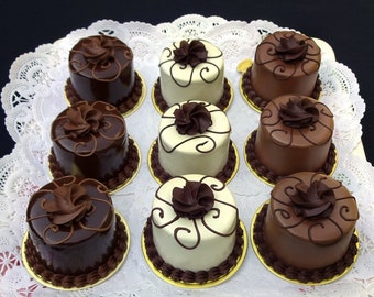 FAKE Chocolate Royale Mini Cakes