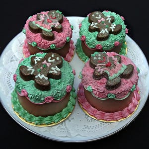 New! Pink and Green Gingerbread Christmas Mini Cake Fakes