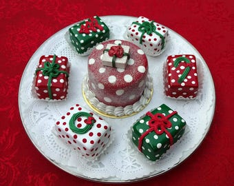NEW! 7 Pc. Dotted Christmas Fake Pastry Set