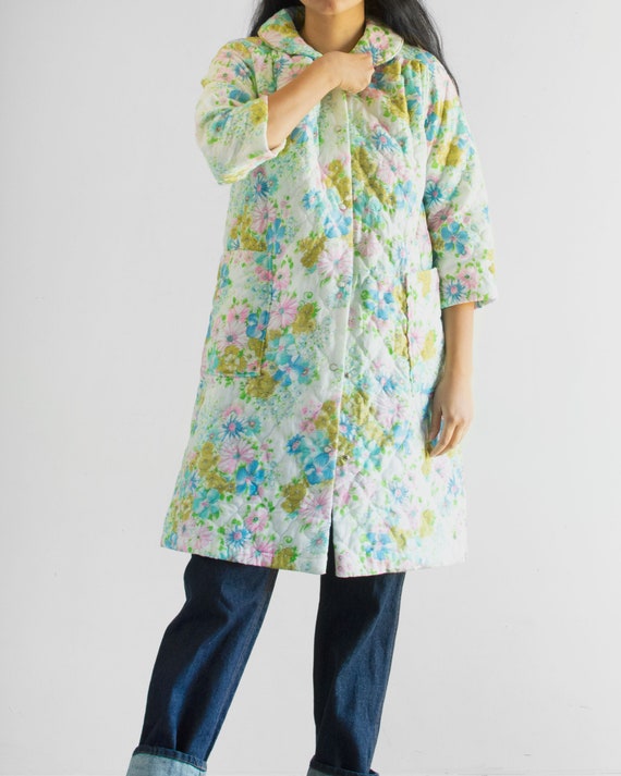 70s Quilted Floral Jacket / House Coat / Dress