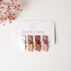 Baby Haarklammern, Tan Clip Set, Baby Clip Bögen, kleine Haarklammer, Baby Schleifen, Set von 4 Snap Clips, Clips für feines Haar