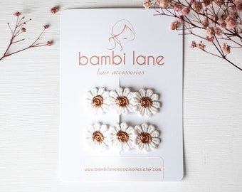 White flower hair snap clips, set of 2 snap clips, toddler hair clips, baby hair bows, baby hair clips