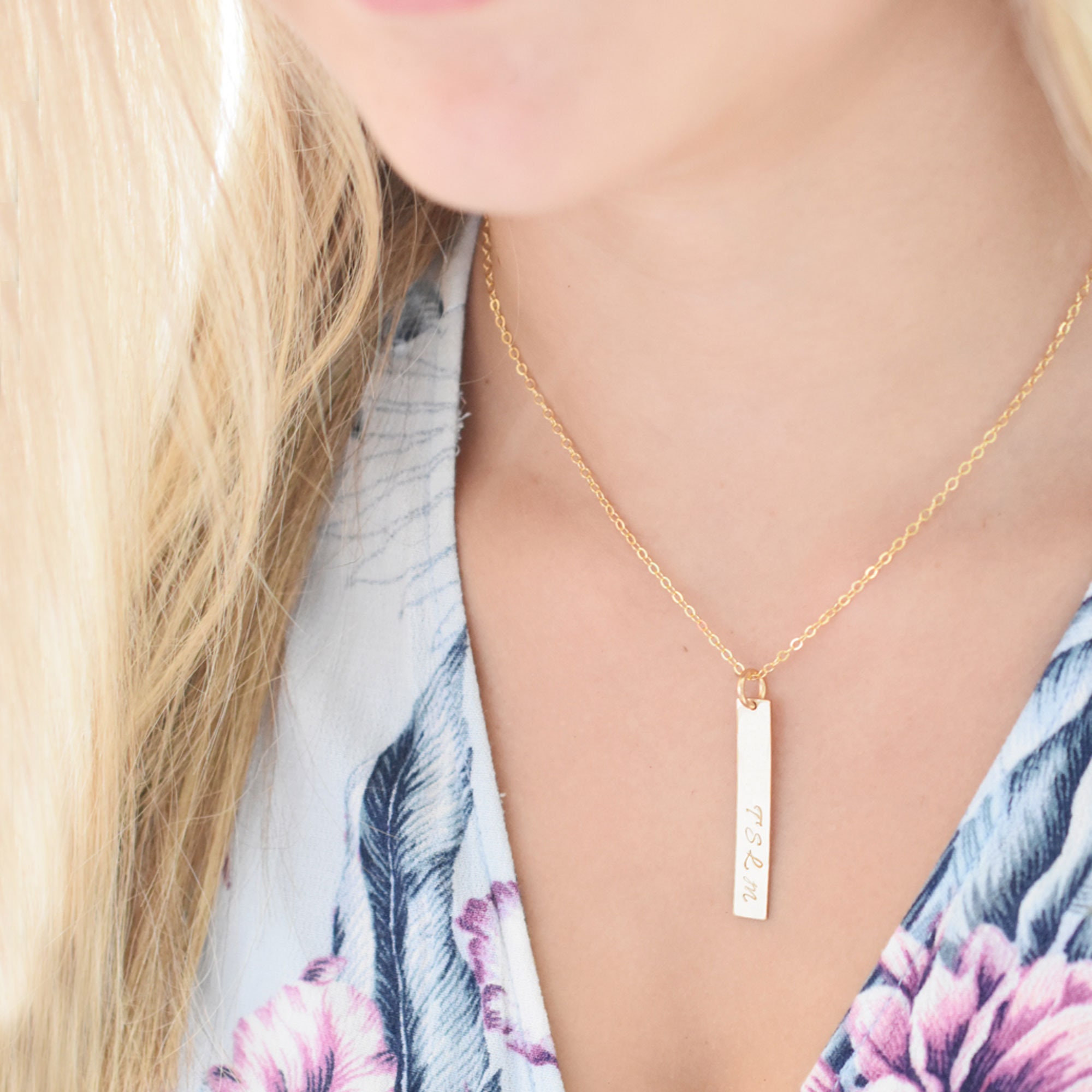 Supreme gold 2024 bar necklace original