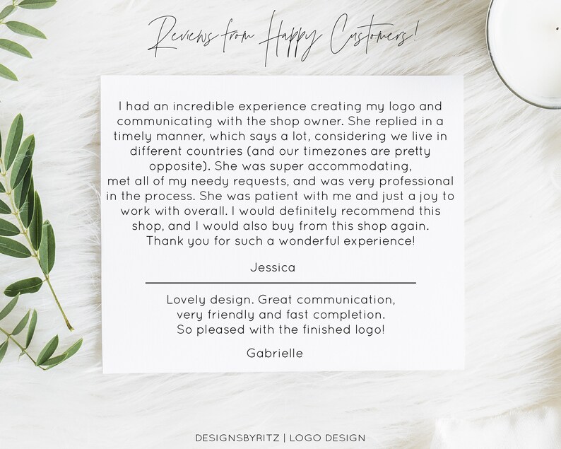 Puede incluir: Una tarjeta blanca con el texto "Reviews from Happy Customers!". Presenta testimonios de clientes que elogian los servicios de dise&ntilde;o de logotipos, destacando la comunicaci&oacute;n y la satisfacci&oacute;n. El nombre de la tienda, "DESIGNSBYRITZ | LOGO DESIGN", est&aacute; en la parte inferior.