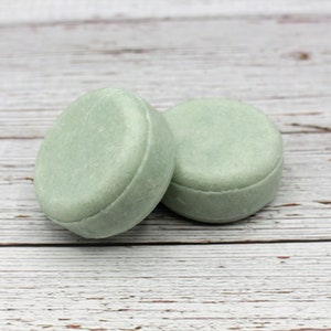 Cedar Sage & Juniper Solid Shampoo Bar, Pro Vitamin B5, Quinoa Protein, Herbal Extracts, Essential Oil Blend