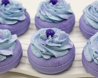 Blackberry Jam Bubble Frosted Donut Bath Bomb, Bubble Frosting Bath Fizzy with Natural Fragrance and Shea butter