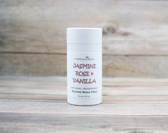 Może przedstawiać: Biały dezodorant w sztyfcie z tekstem "Naturistc Jasmine Rose & Vanilla Natural Deodorant Baking Soda Free Net wt. 2.6 oz."