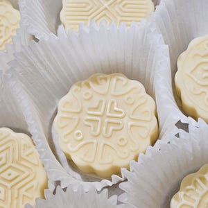 Lavender & Sage Solid LOTION BAR with Cocoa Butter, Illipe Butter, Candelilla wax, Dry Skin Solid Lotion, Vegan