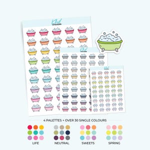 Op de afbeelding: Vellen stickers met cartoon badkuipen met bubbels in verschillende kleuren. Er is ook een losse sticker. De afbeelding bevat kleurenpaletten met de labels "LIFE", "NEUTRAL", "SWEETS" en "SPRING".