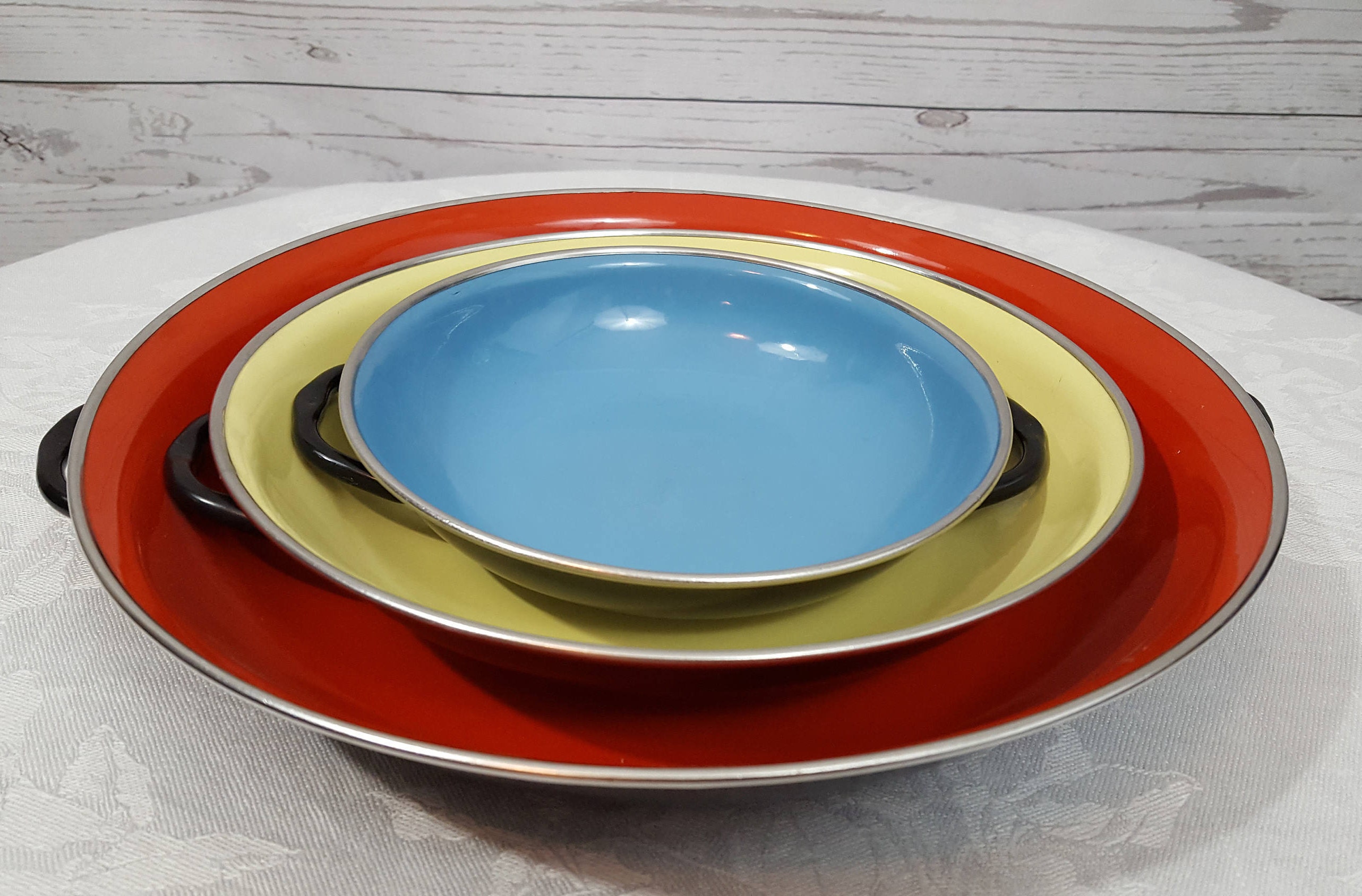 Enamel Sizzle Saute Nesting Pans or Skillets by EMO FRITE, Serving