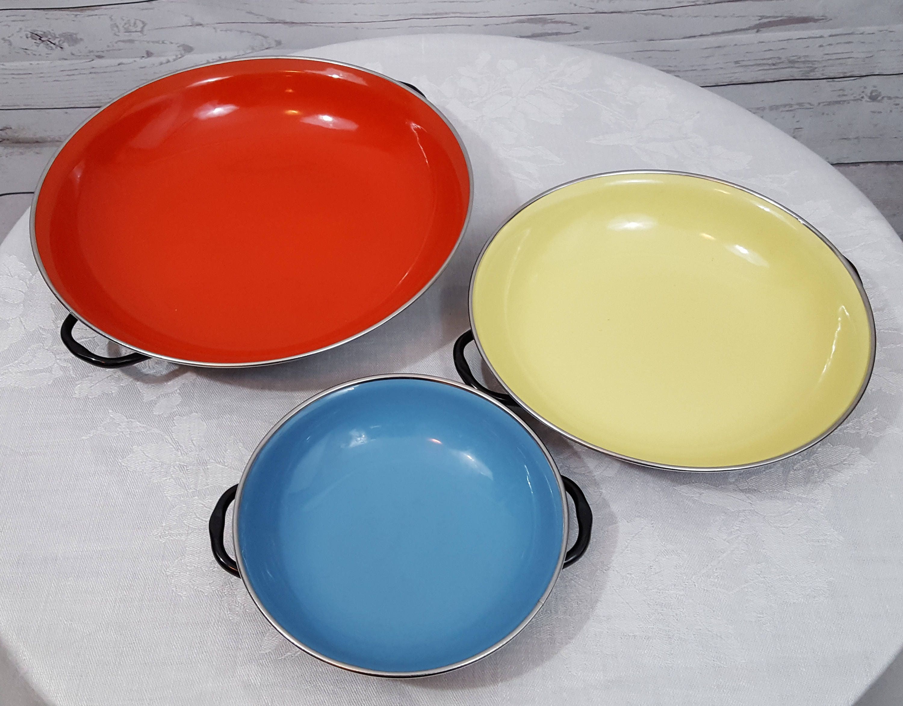 Enamel Sizzle Saute Nesting Pans or Skillets by EMO FRITE, Serving