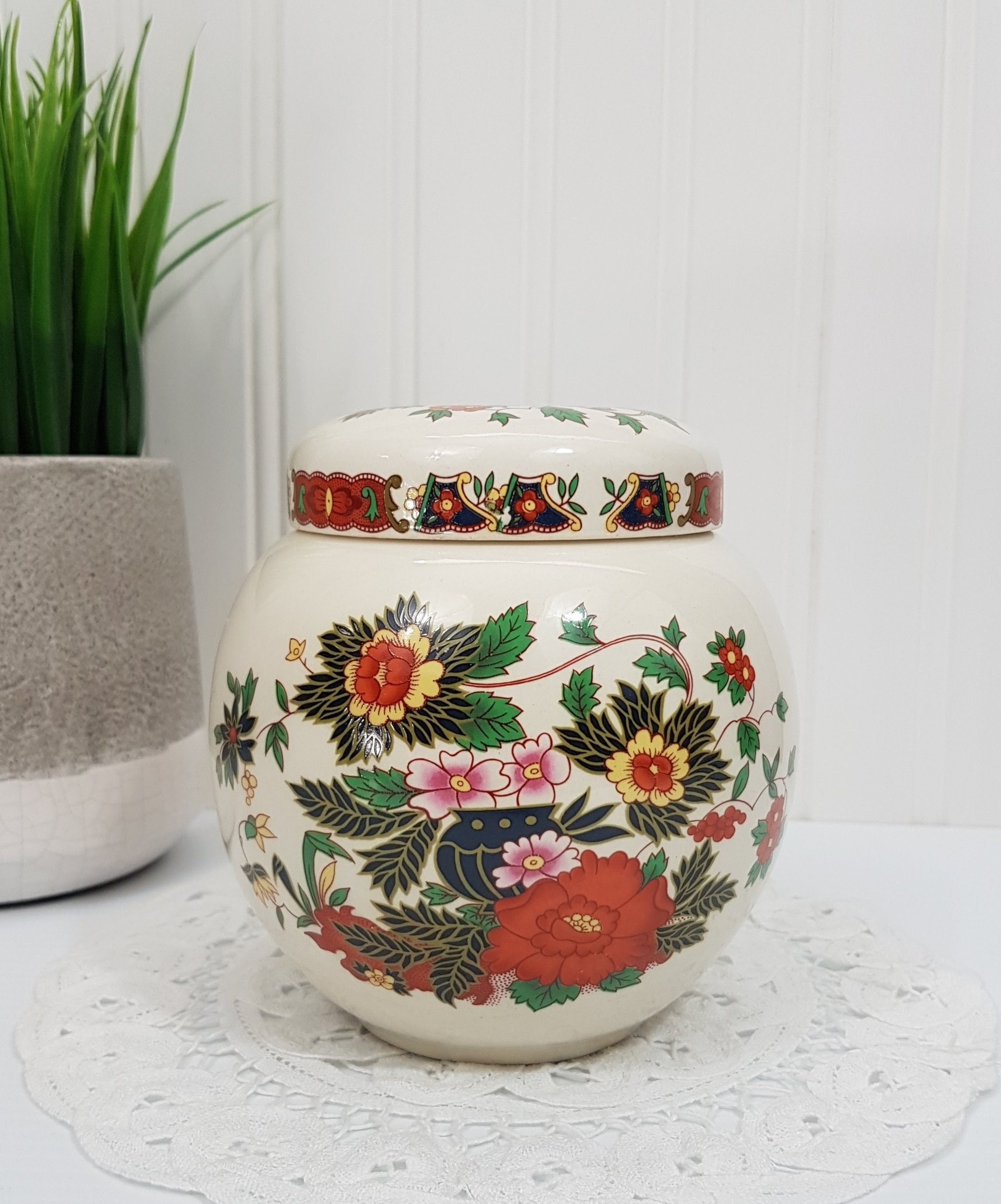 Vintage Sadler Ginger Jar or Tea Container, Made in England 193750