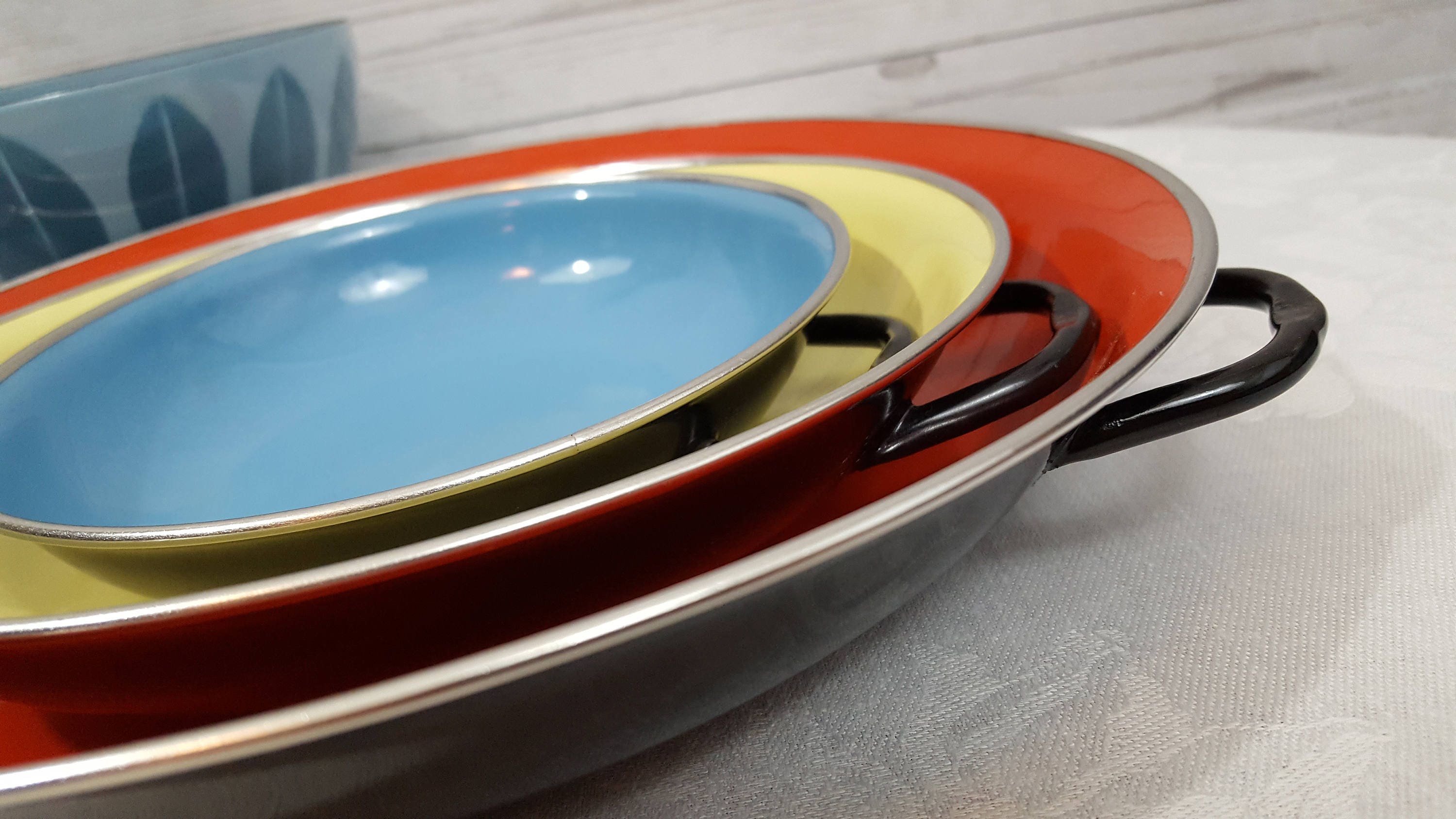 Enamel Sizzle Saute Nesting Pans or Skillets by EMO FRITE, Serving