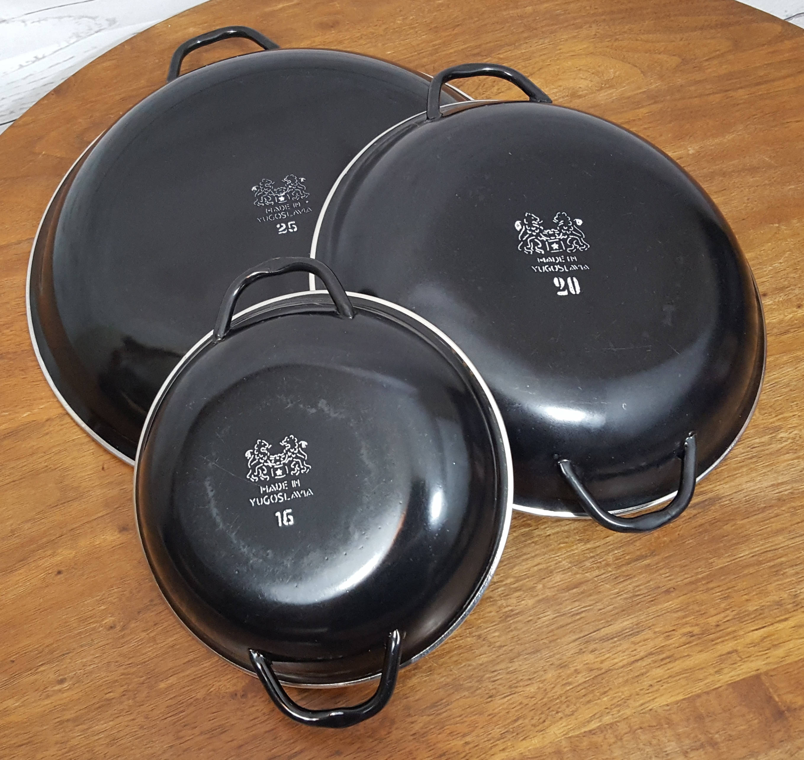 Enamel Sizzle Saute Nesting Pans or Skillets by EMO FRITE, Serving