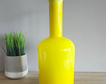 Radiant Mid-Century Yellow Glass Floor Vase: A Style and Timeless Homage to the 'Gulvvase' by Otto Brauer, Vintage Glass Art, White Layer