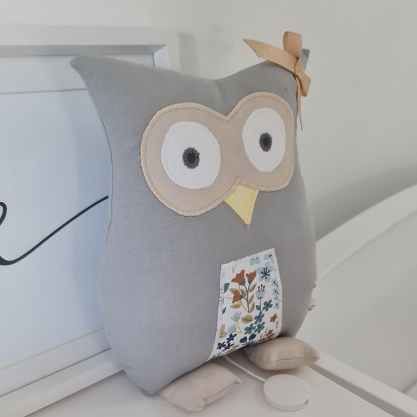 Hibou musical pour bébé : une chouette compagnie pour des nuits douces. Accompagnez le sommeil de votre enfant avec notre doudou Musical.