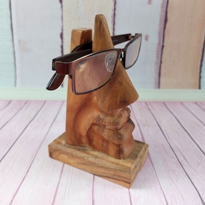 Decorative handmade stand for eyeglasses