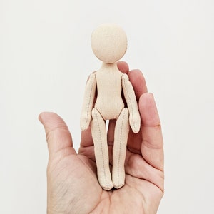 4,5 Zoll Miniatur-Stoffpuppen-Körperrohling.