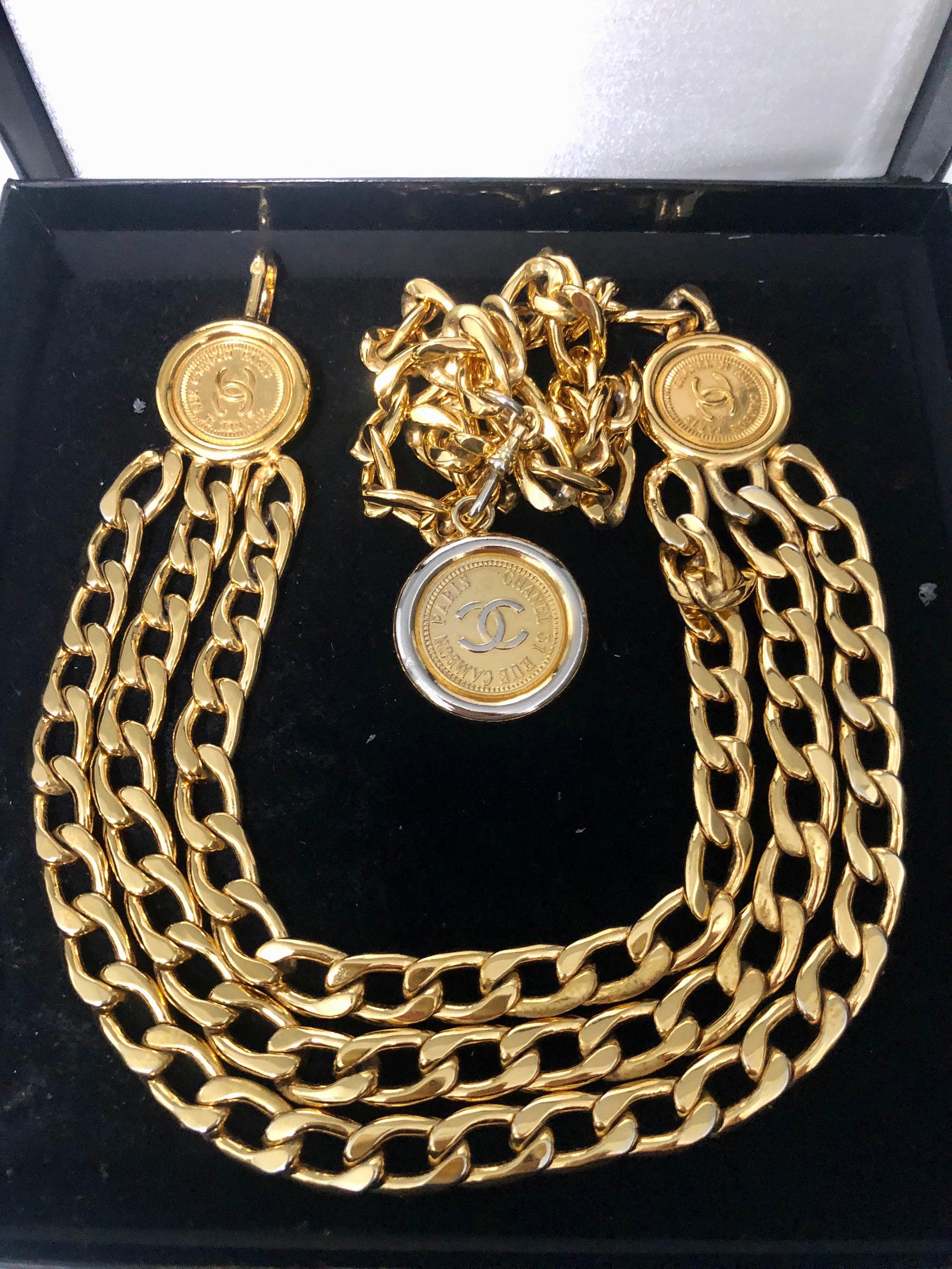 CHANEL Belt Necklace Chain Classic Medallion Vintage 24k Gold Plated  Authentic