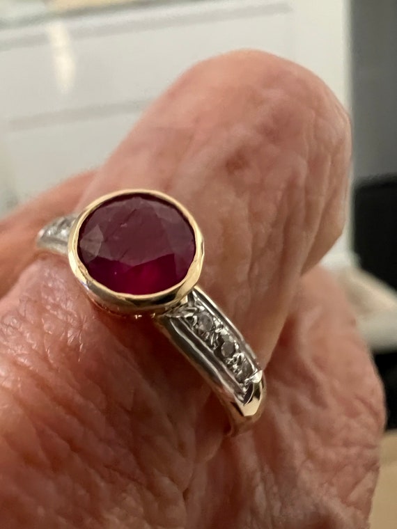 Vintage Ruby and Damond Ring - image 9