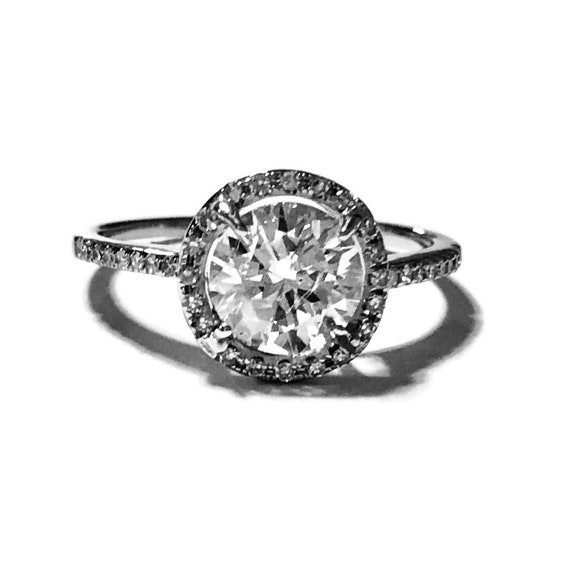 PRICE REDUCED!!!  Diamond Halo Engagement ring | l