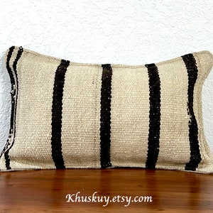 Lumbar Boho pillow cover Black and cream Texture natural Peruvian Textile Frazada Pillow manta cushion Hand woven loomed 12 by 20in pillow