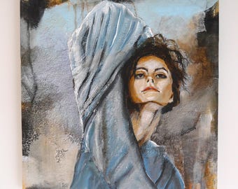 Pintura de mujer, retrato, moderno, azul, blanco, abstracto con cera, pose informal sobre cartón de pintura de Beate Frieling