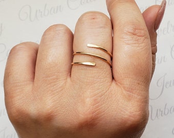 14K Gold Stack Ring, zierlicher Spiralring, dünne zierliche Ringe, 14K Gold gefüllt minimalistischer Boho Schmuck, Boho Gold Ringe für Frauen