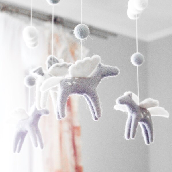 Vliegende paard Baby Mobile naald vilten Baby Mobile, Pegasus kwekerij Decor, Baby wieg Mobile!