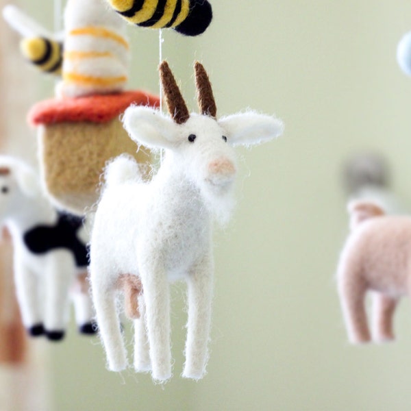 Baby Mobile Farm Animals, Crib Mobile Baby, Cot Mobile, Mobile Bebe, Nursery Decor, Newborn Baby Shower Gift, Neutral Baby Mobile Felt