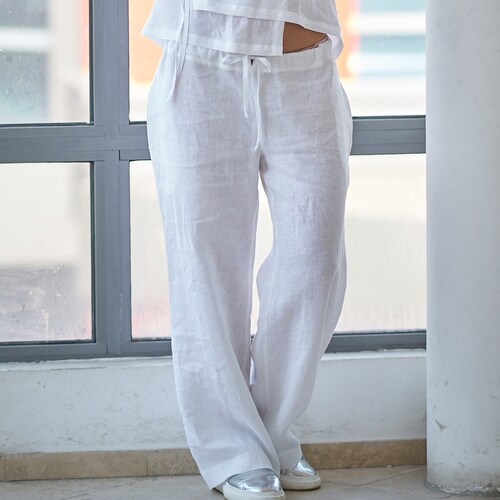 white womens trousers