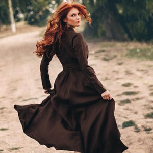Schokobraunes Leinenkleid, schweres Leinen Maxikleid, Langarm Leinenkleid, Leinen Wickelkleid, Boho Kleid, Kimono Kleid, Herbst Winter Kleid