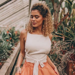 Haut d'été double cache-cœur en lin avec lien à la taille, Haut à bretelles fines en lin, Débardeur en lin pour femme, Vêtements en lin pour femme, Haut décontracté en lin
